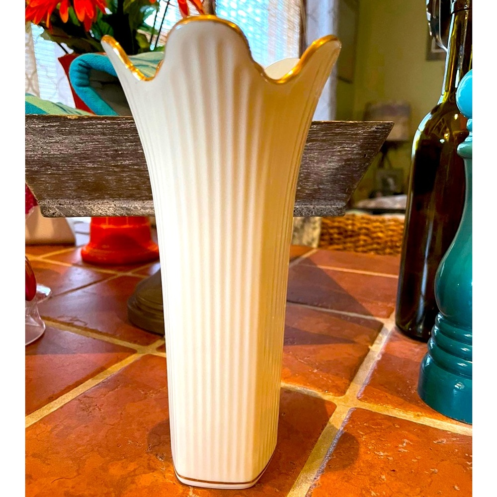 Lenox Meridian Gold trim Vase